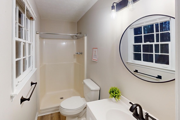 Marietta A bathroom